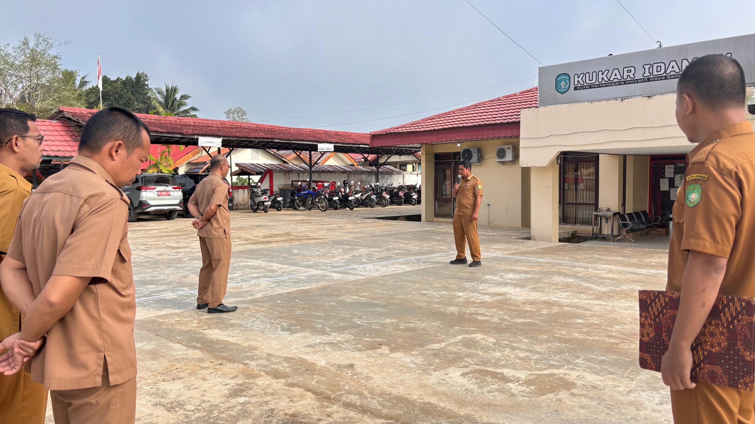 Kecamatan Sebulu Laksanakan Apel Rutin Senin