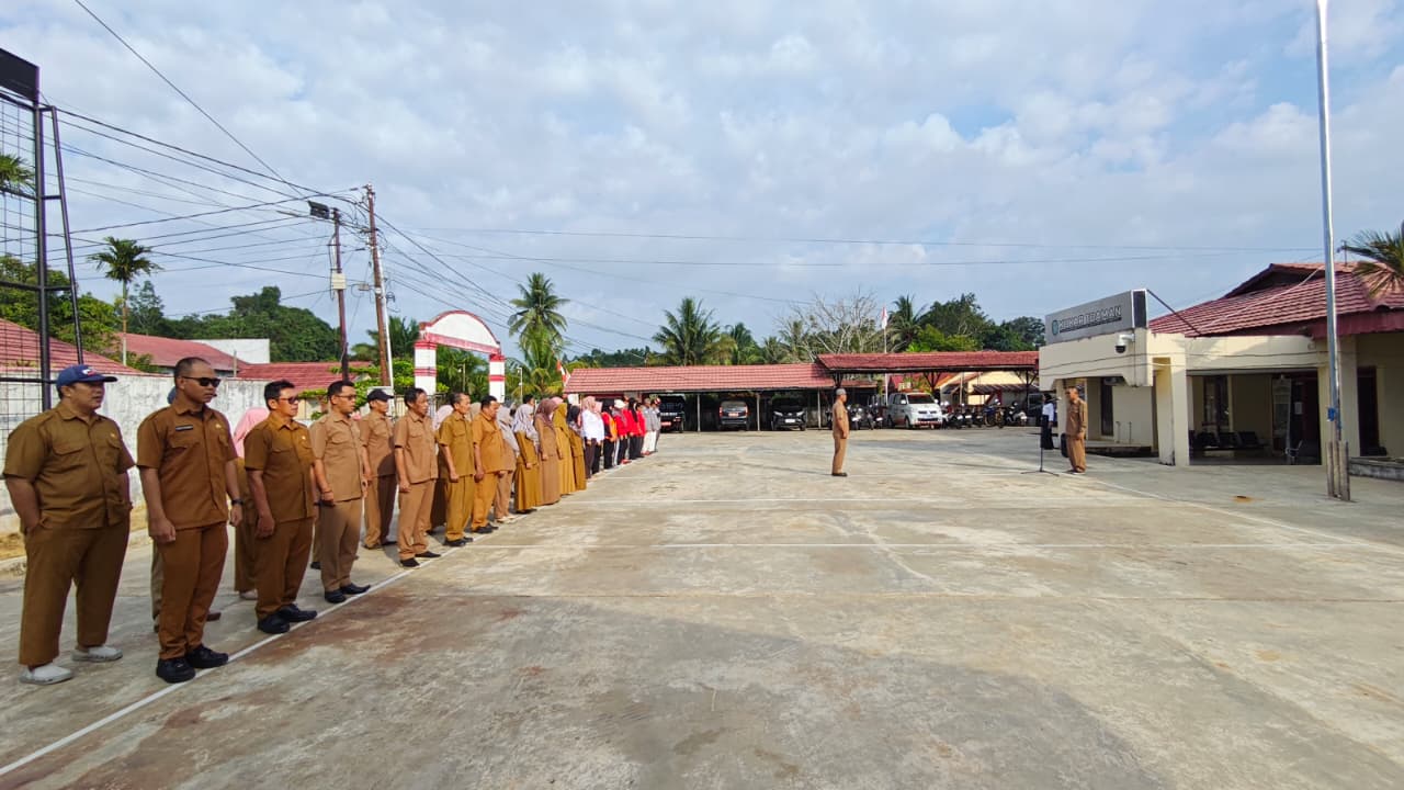 Kecamatan Sebulu Laksanakan Apel Pagi, Bahas Persiapan HUT Ke-81 RI dan Evaluasi Kinerja Pemerintah Desa