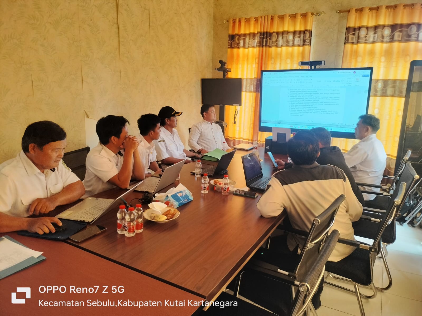 Kecamatan Sebulu Laksanakan Evaluasi Rancangan Perdes Perubahan Desa Lekaq Kidau dan Desa Selerong